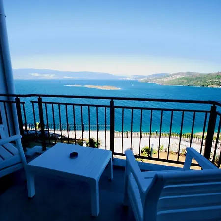 With The Pool And Sea View, As You Can Have A Pleasant Time On Your Balcony * Bogazici