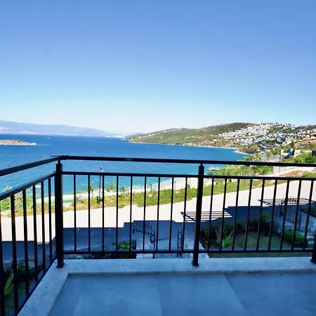 With The Pool And Sea View, As You Can Have A Pleasant Time On Your Balcony * Bogazici
